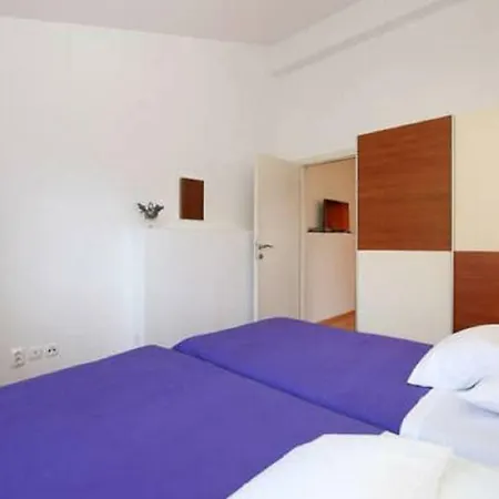 Apartman Maci דירה *