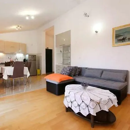 Apartman Maci דירה